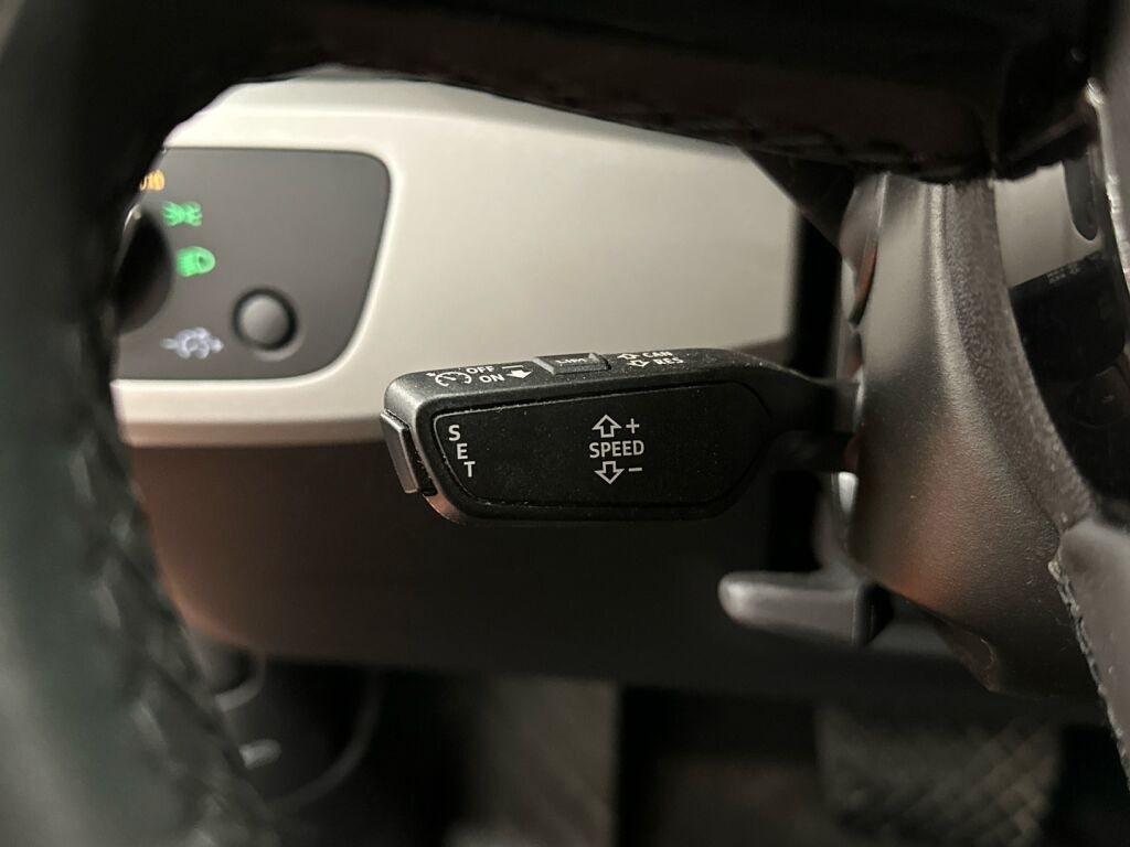 Audi A4 2022 Valkoinen