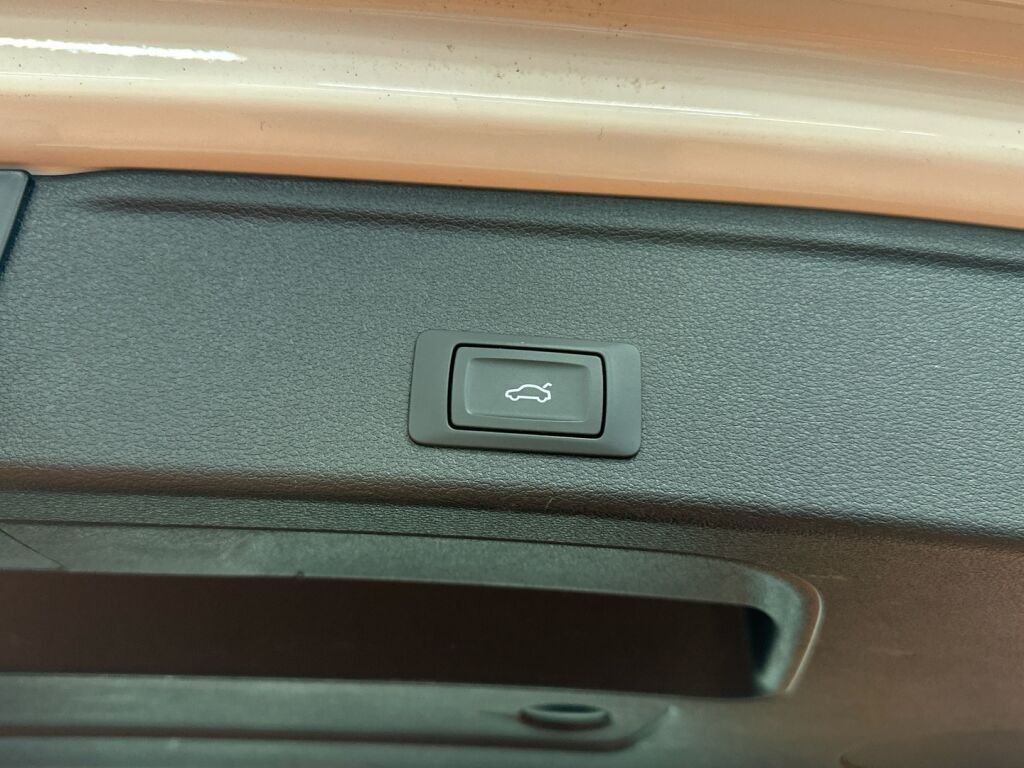 Audi A4 2022 Valkoinen