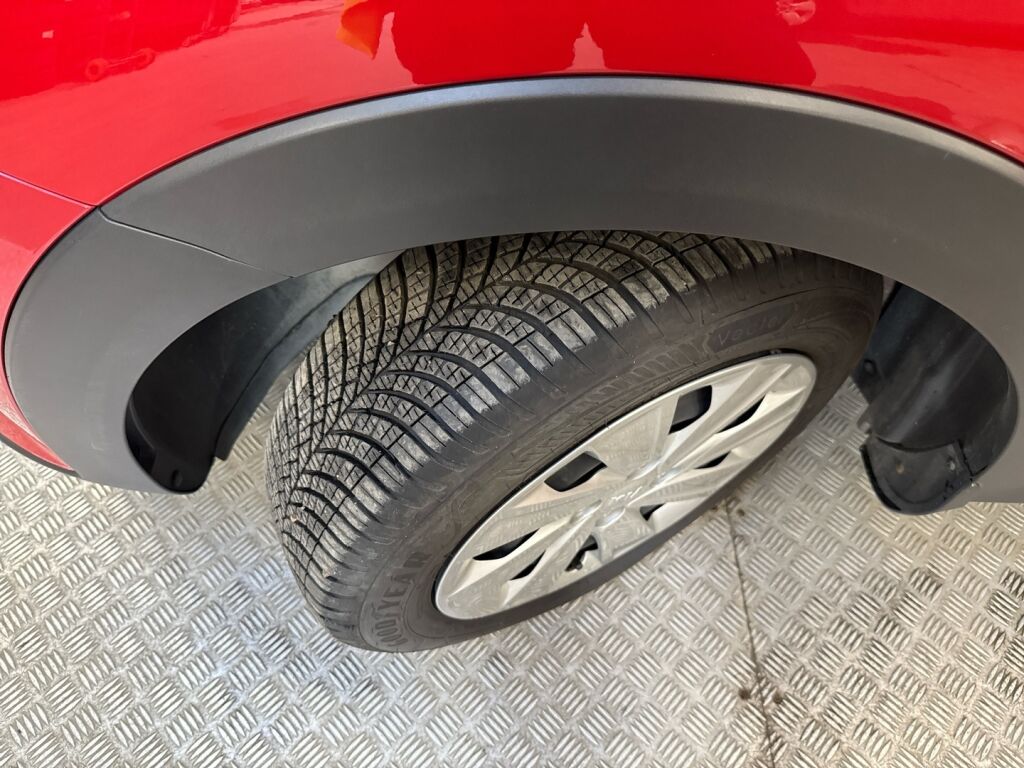 Kia Stonic 2020 Punainen