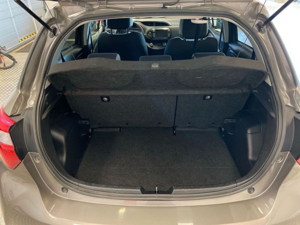Toyota Yaris 2020 Harmaa