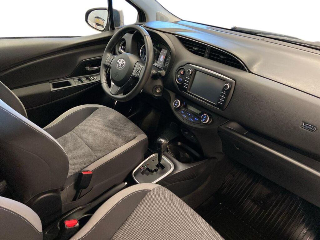 Toyota Yaris 2020 Harmaa