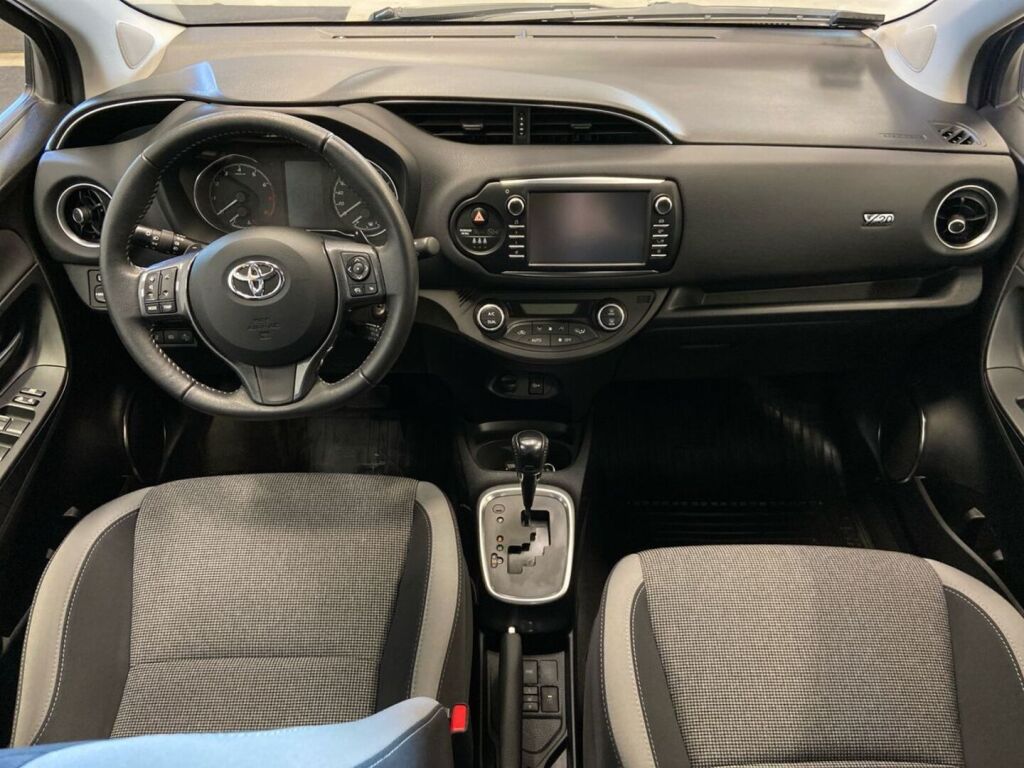 Toyota Yaris 2020 Harmaa