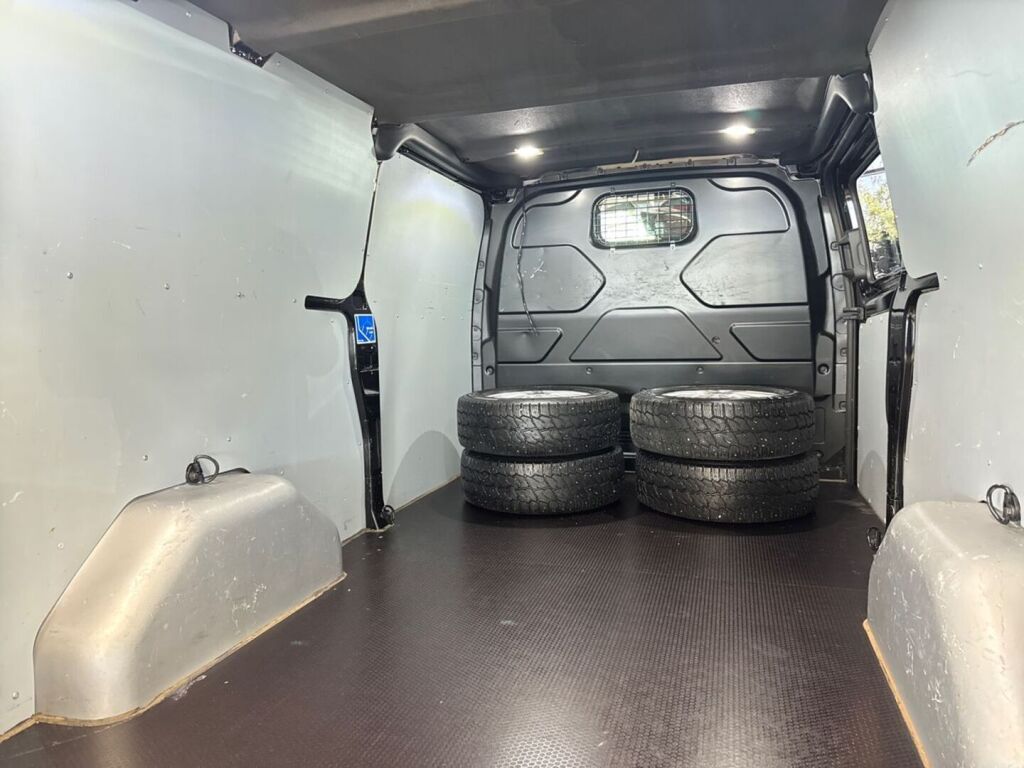 Ford Transit Custom 2020 Musta