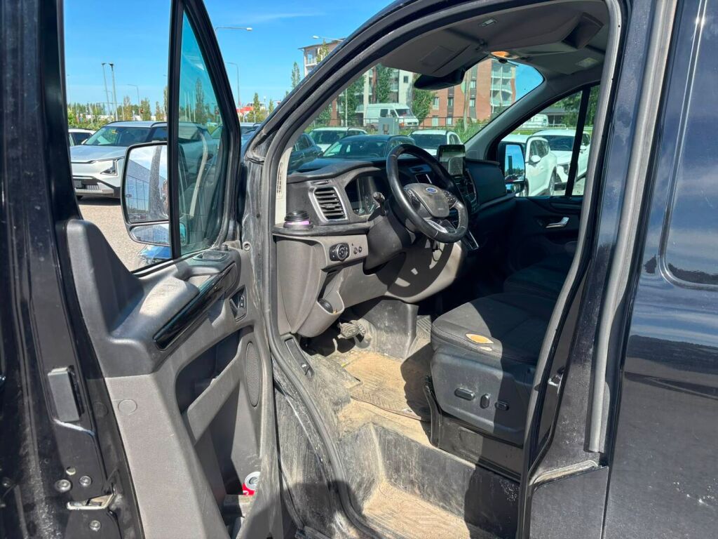 Ford Transit Custom 2020 Musta