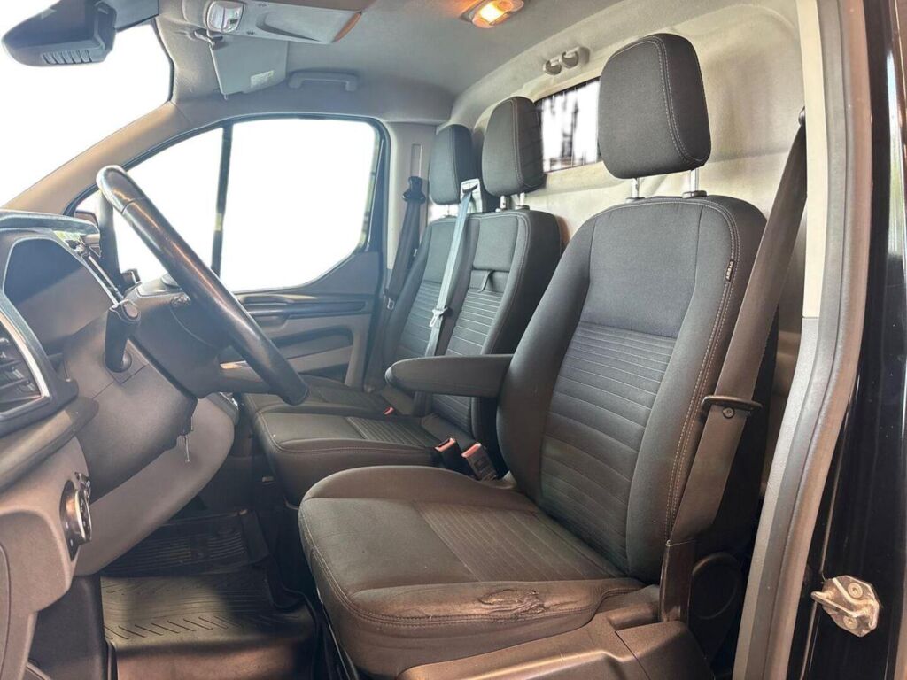 Ford Transit Custom 2020 Musta