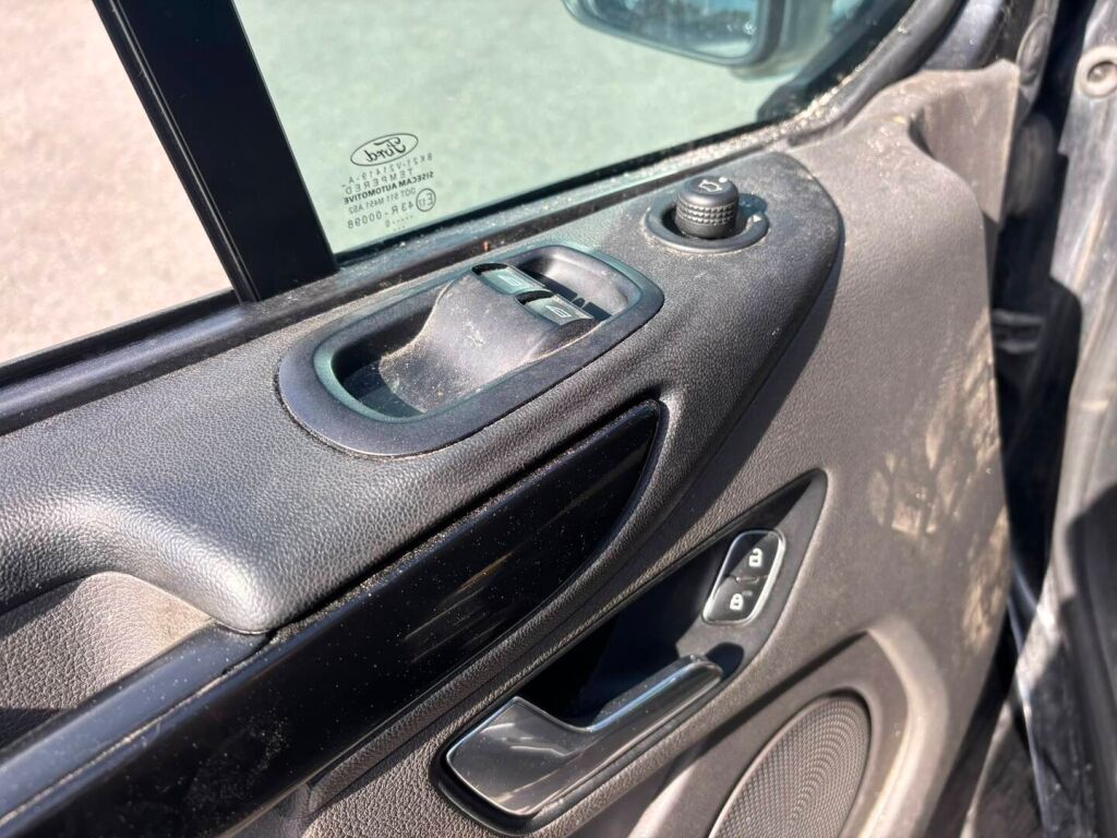 Ford Transit Custom 2020 Musta