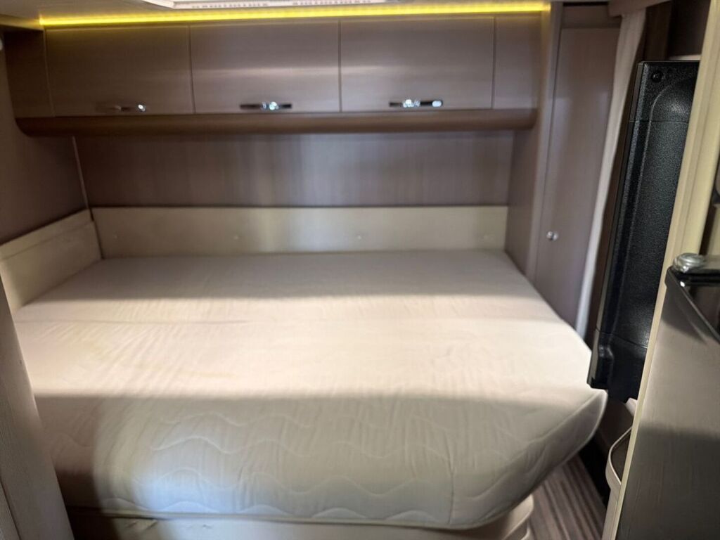 Adria MATRIX SUPREME M 667 SPS ALDE 2014 Harmaa