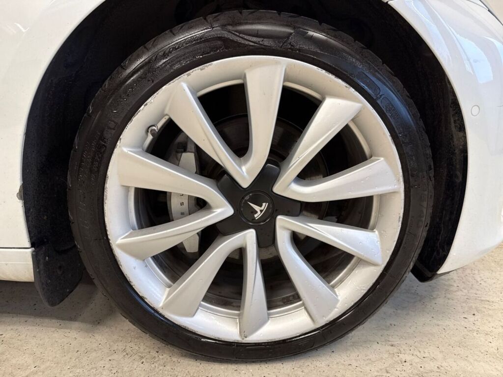 Tesla Model 3 2020 Valkoinen