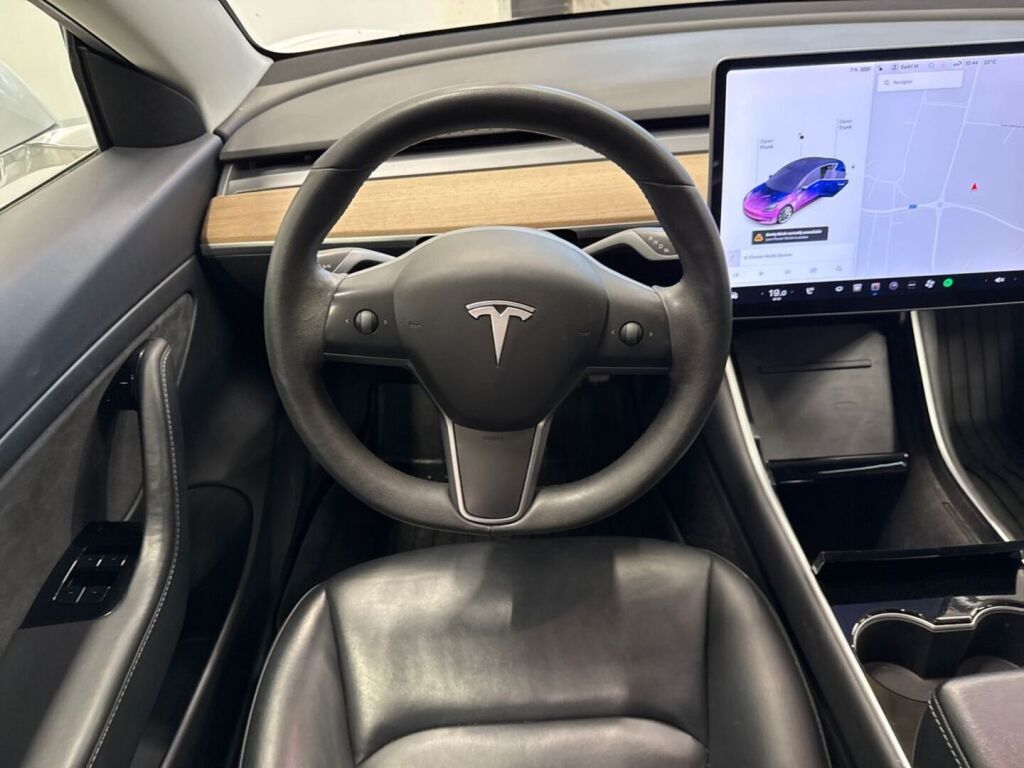 Tesla Model 3 2020 Valkoinen