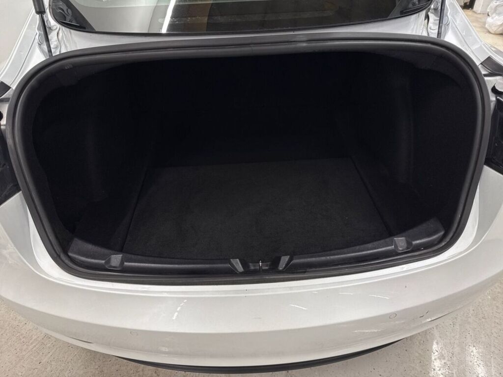 Tesla Model 3 2020 Valkoinen