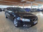 Volvo V70 2010 Musta