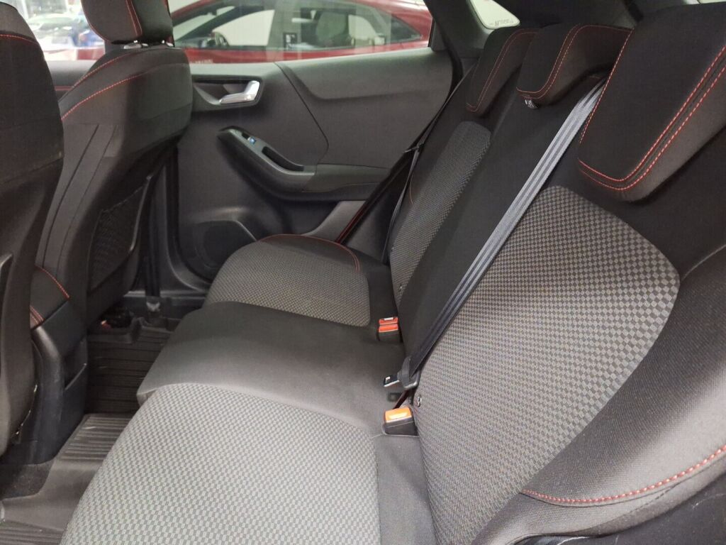 Ford Puma 2020 Punainen