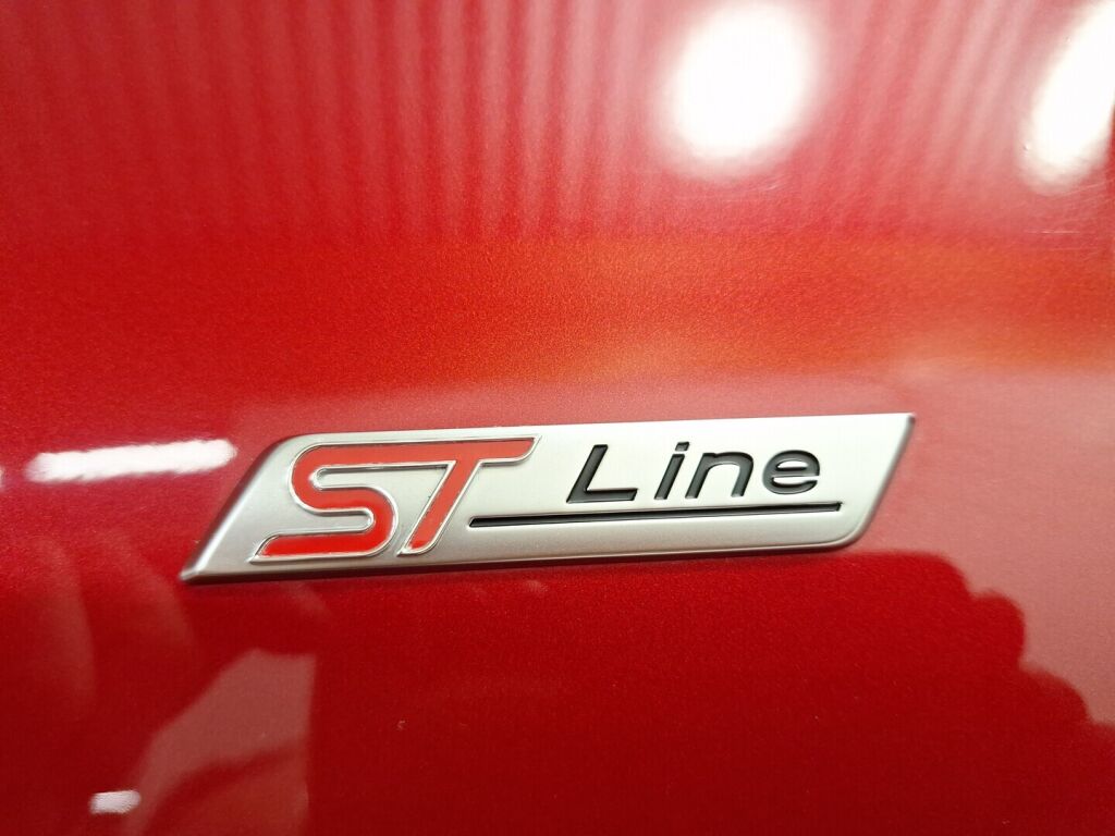 Ford Puma 2020 Punainen