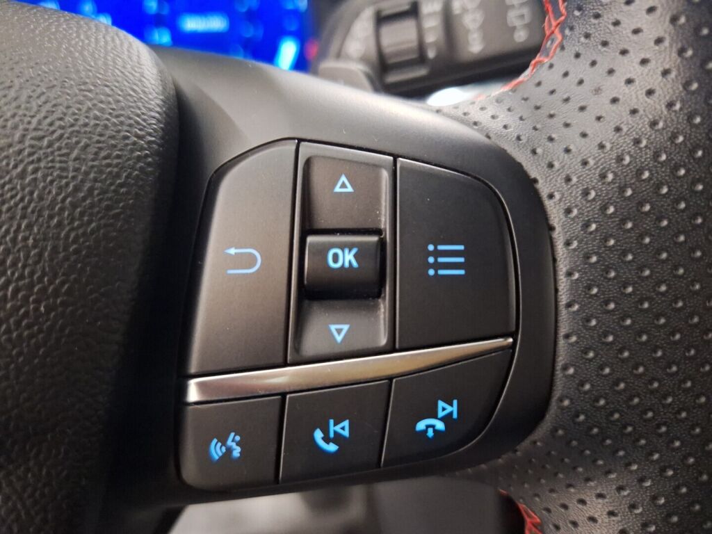 Ford Puma 2020 Punainen