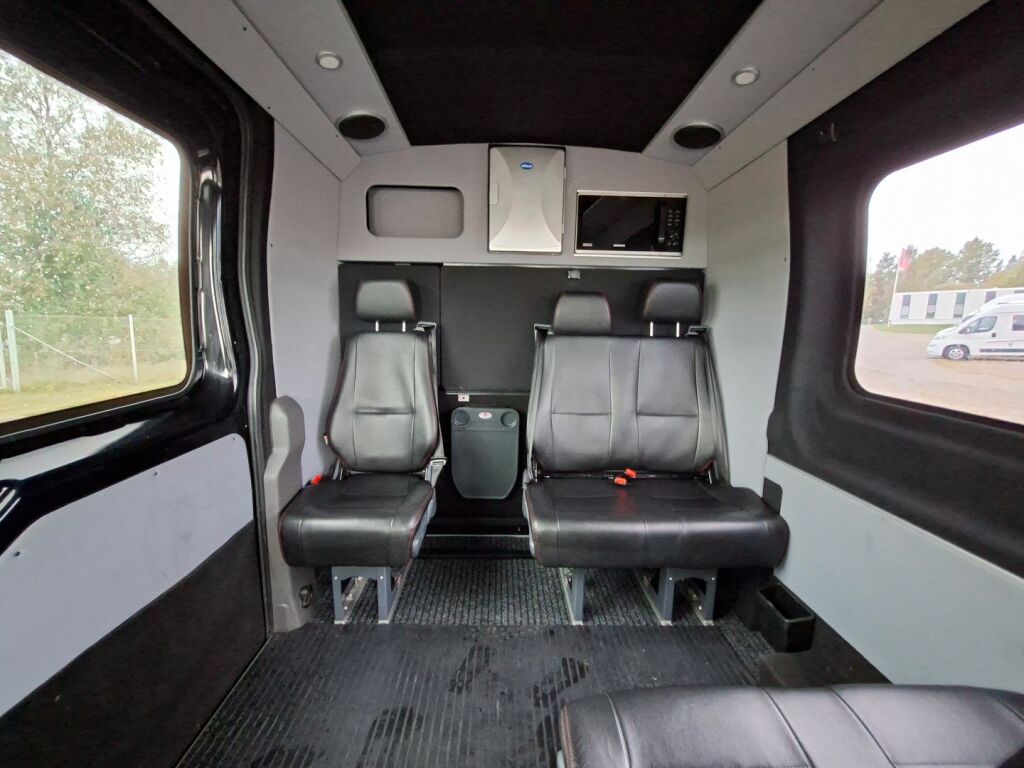 Ford Transit 2021 Musta