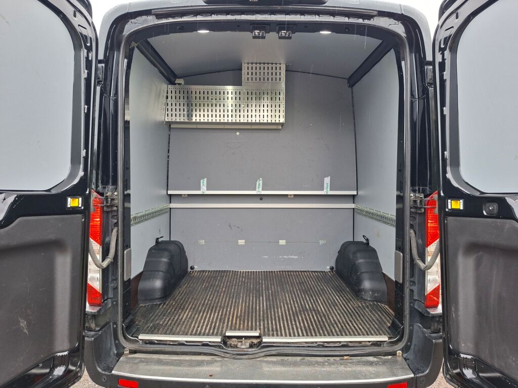 Ford Transit 2021 Musta