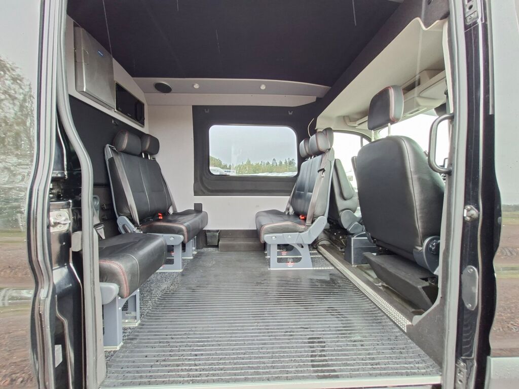 Ford Transit 2021 Musta