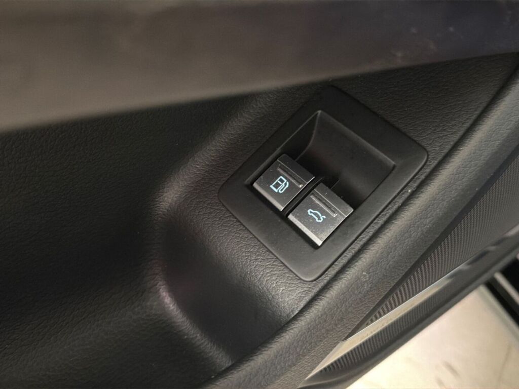 Audi A8 2020 Harmaa