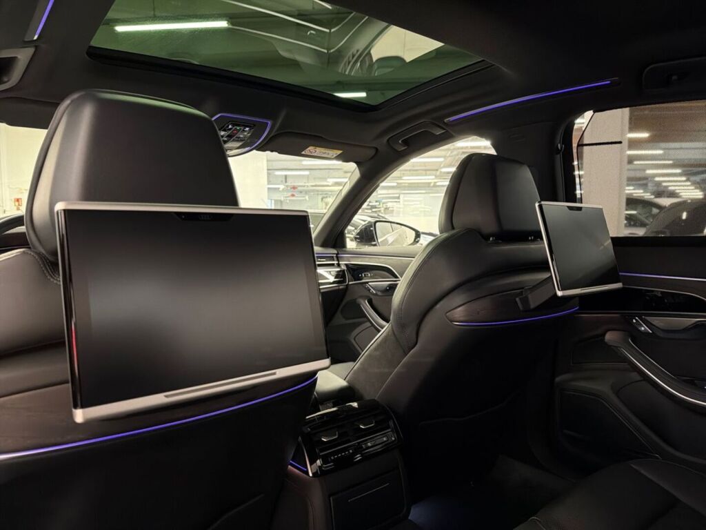 Audi A8 2020 Harmaa