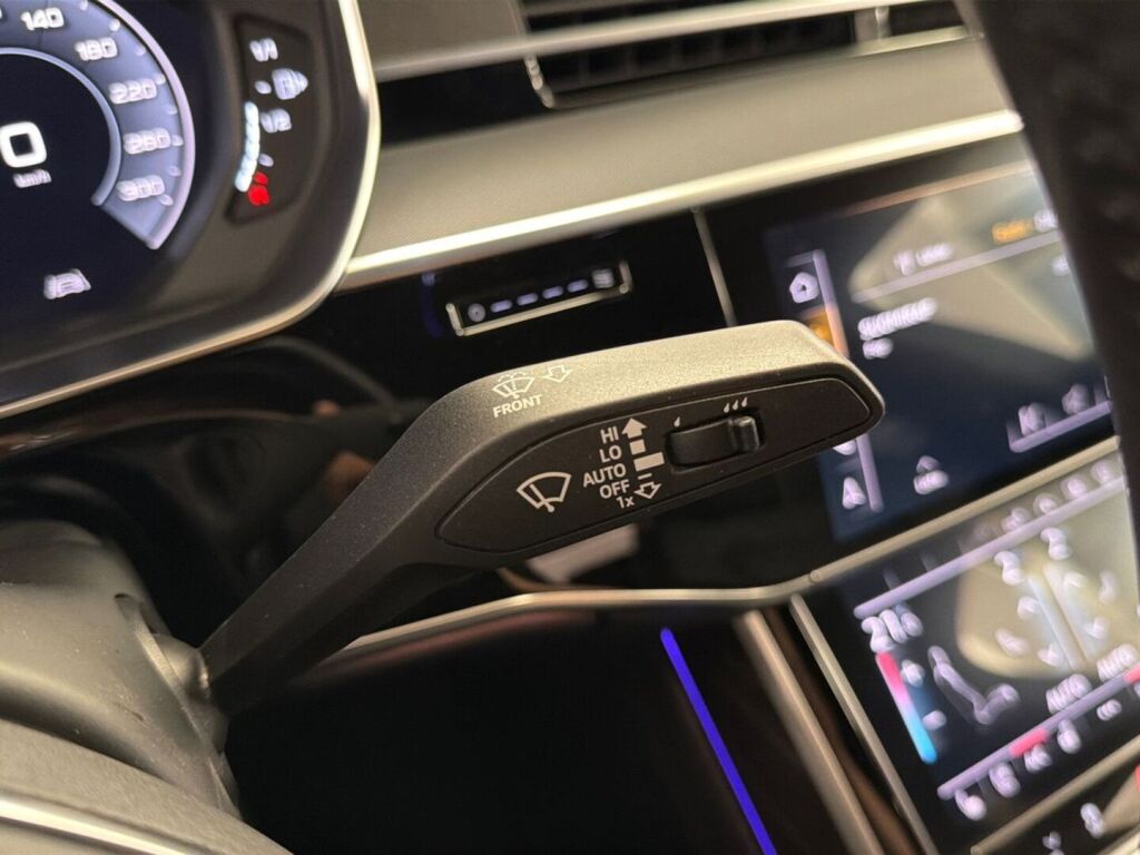 Audi A8 2020 Harmaa