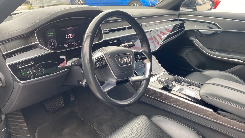 Audi A8 2020 Harmaa
