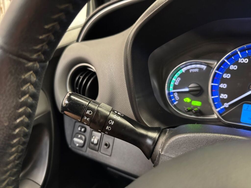 Toyota Yaris 2015 Harmaa