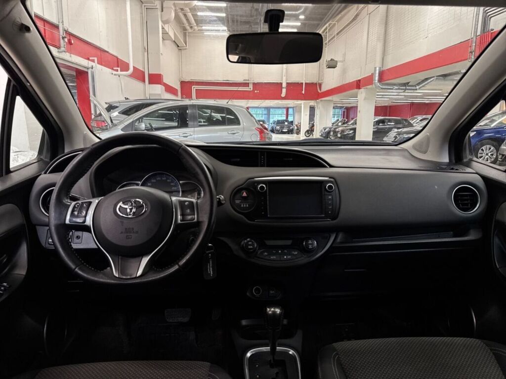 Toyota Yaris 2015 Harmaa