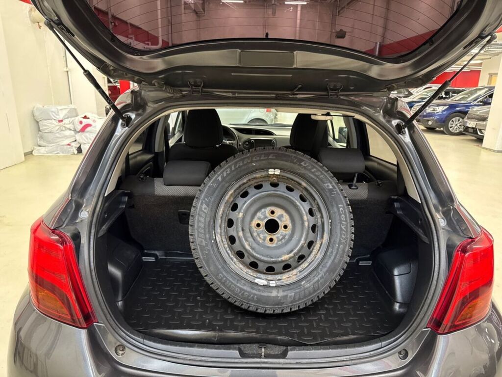 Toyota Yaris 2015 Harmaa