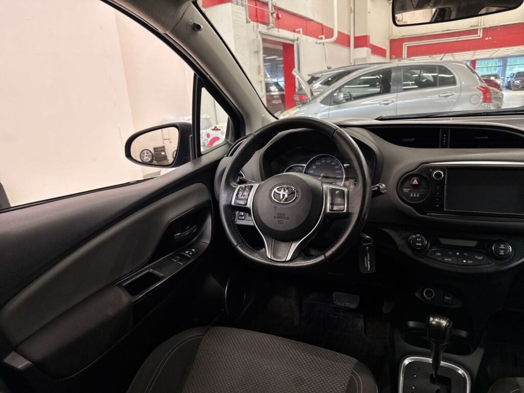 Toyota Yaris 2015 Harmaa