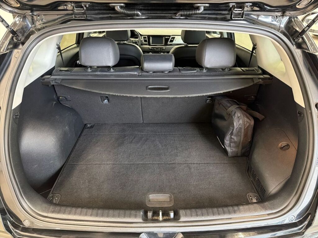 Kia Niro 2016 Musta