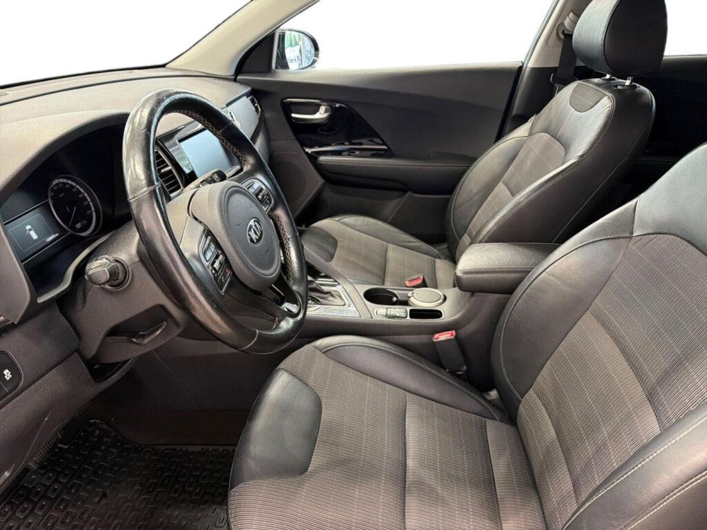 Kia Niro 2016 Musta