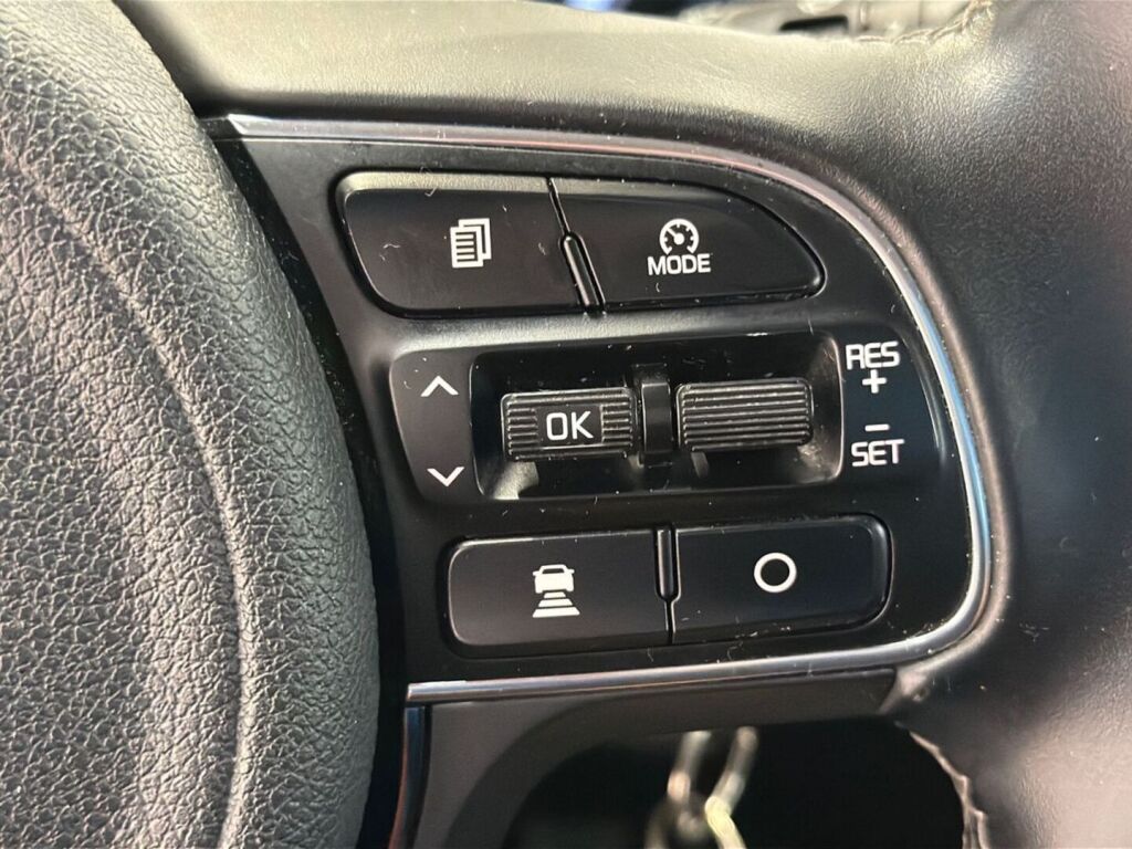 Kia Niro 2016 Musta