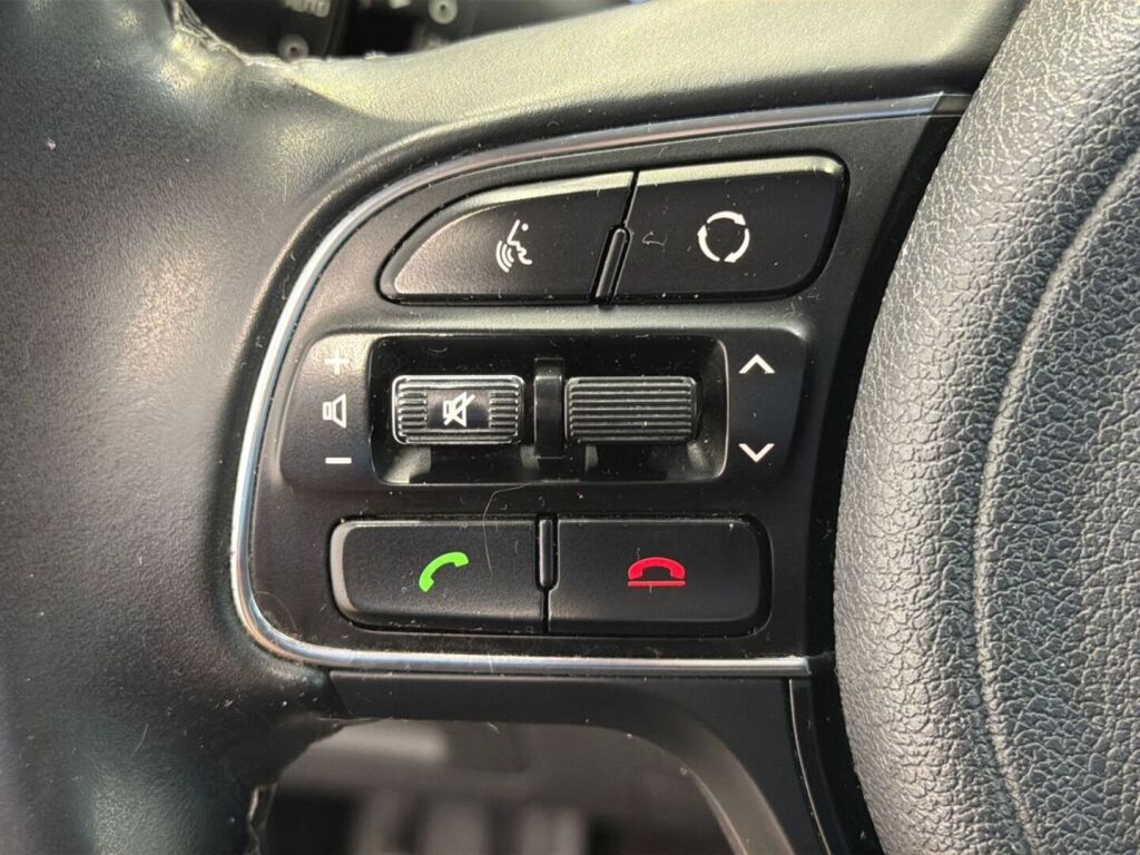 Kia Niro 2016 Musta