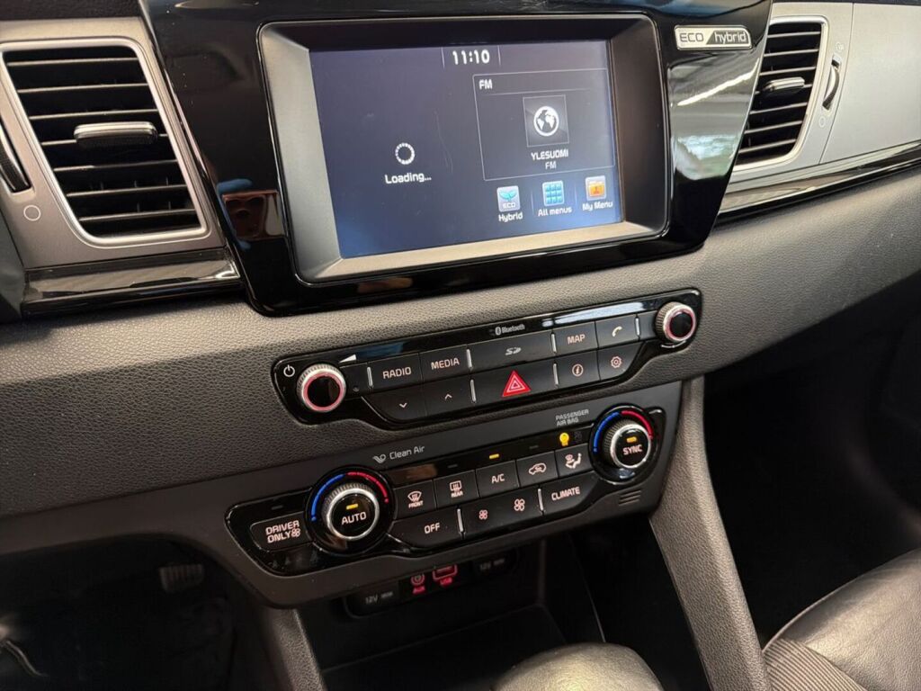 Kia Niro 2016 Musta