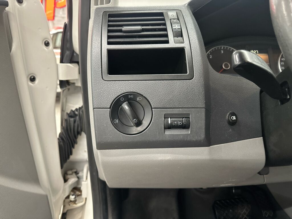 Volkswagen Transporter 2011 Valkoinen