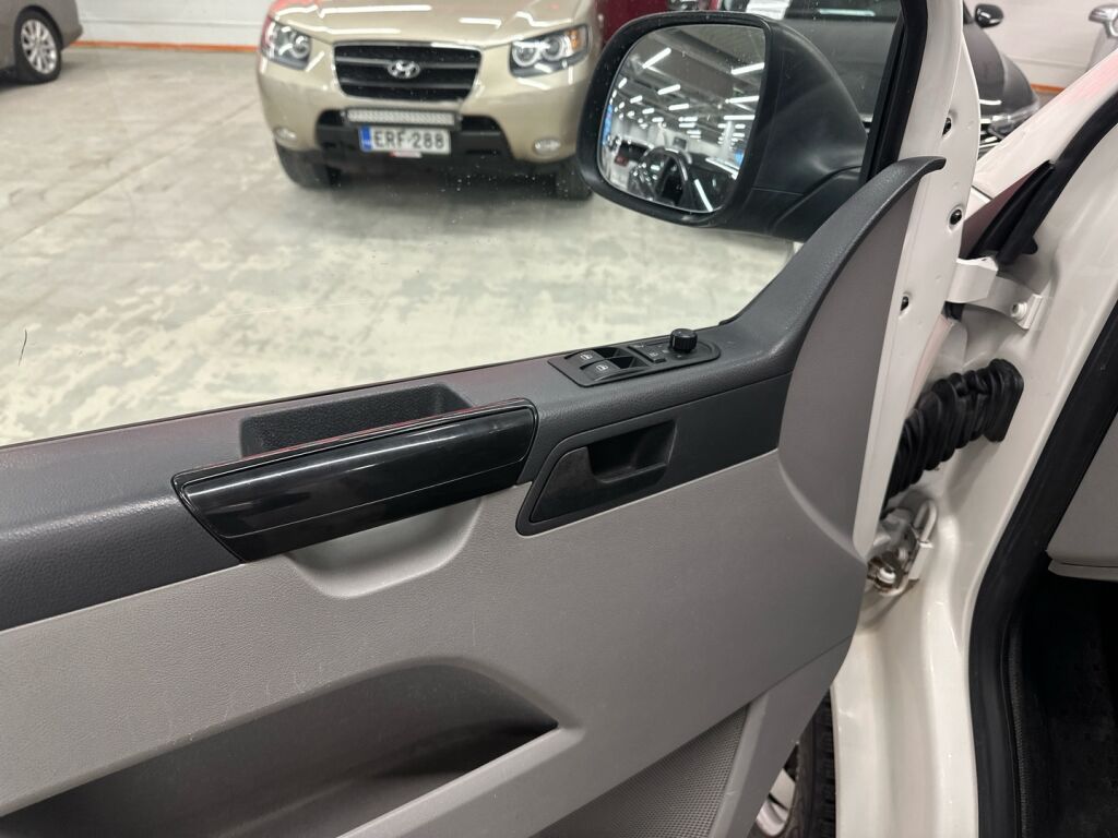 Volkswagen Transporter 2011 Valkoinen
