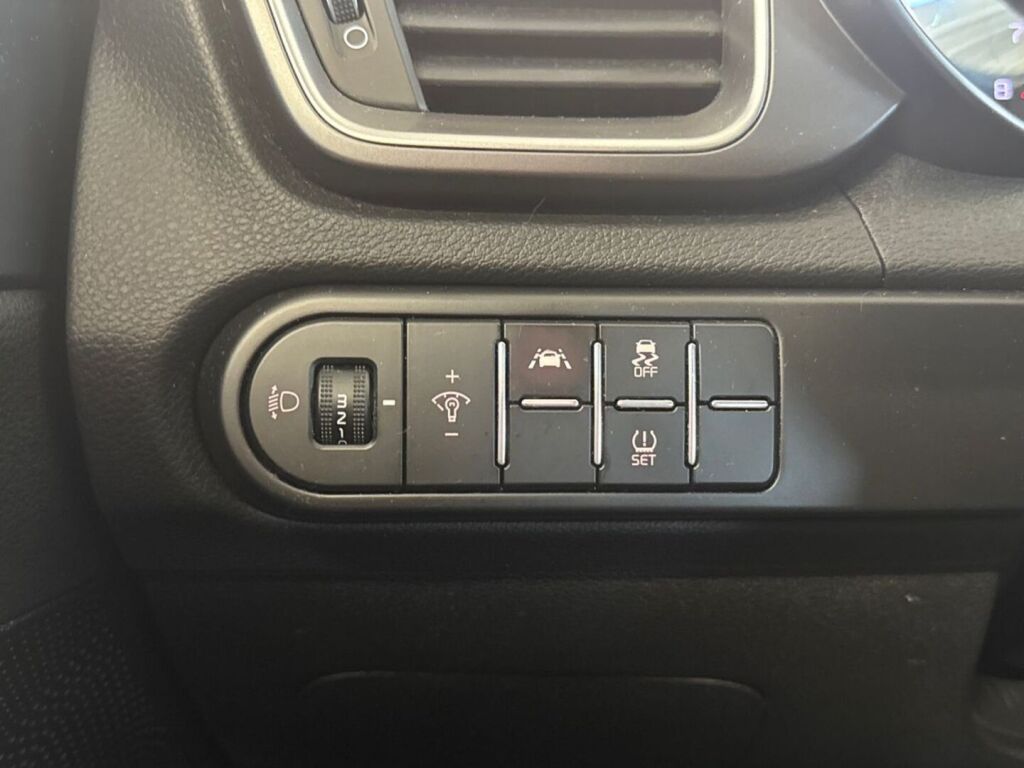 Kia Ceed 2020 Punainen