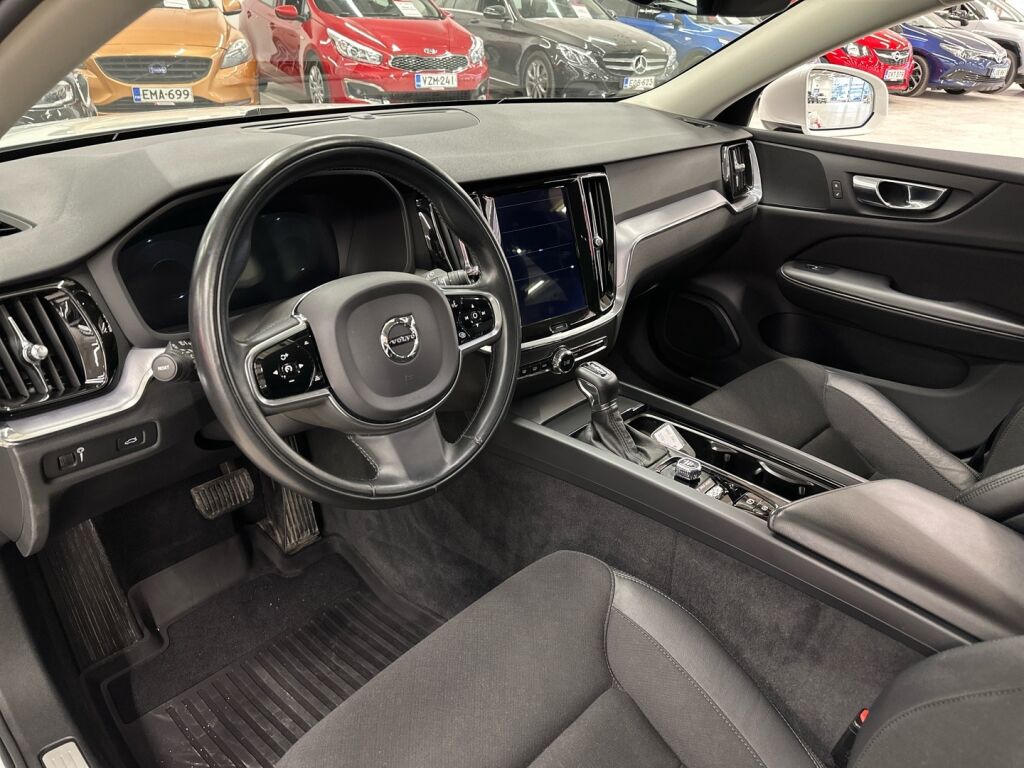 Volvo V60 2021 Valkoinen