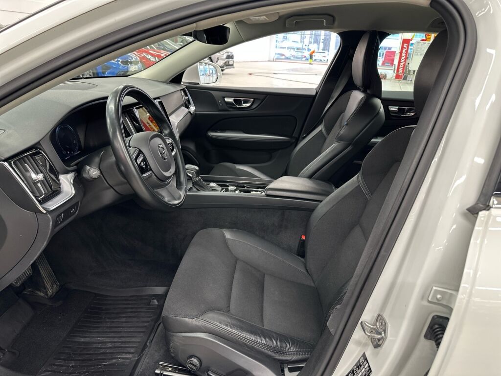 Volvo V60 2021 Valkoinen