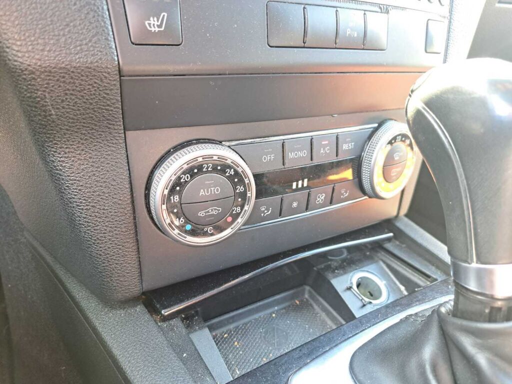 Mercedes-Benz GLK 2012 Musta