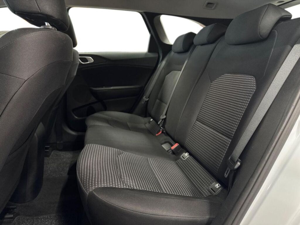 Kia Ceed 2021 Valkoinen