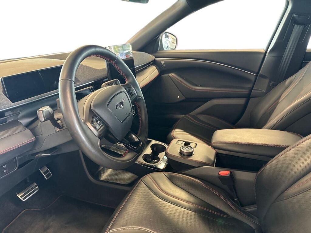 Ford Mustang Mach-E 2021 Musta