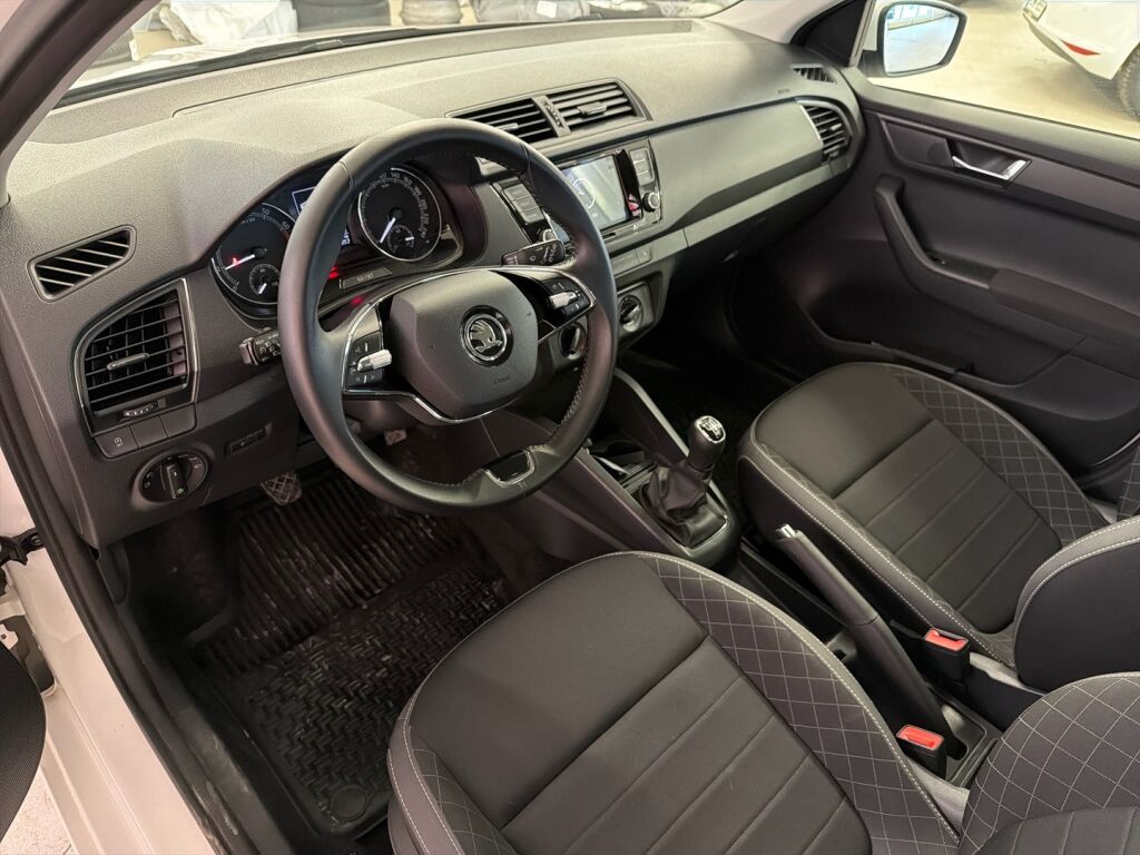 Skoda Fabia 2022 Valkoinen