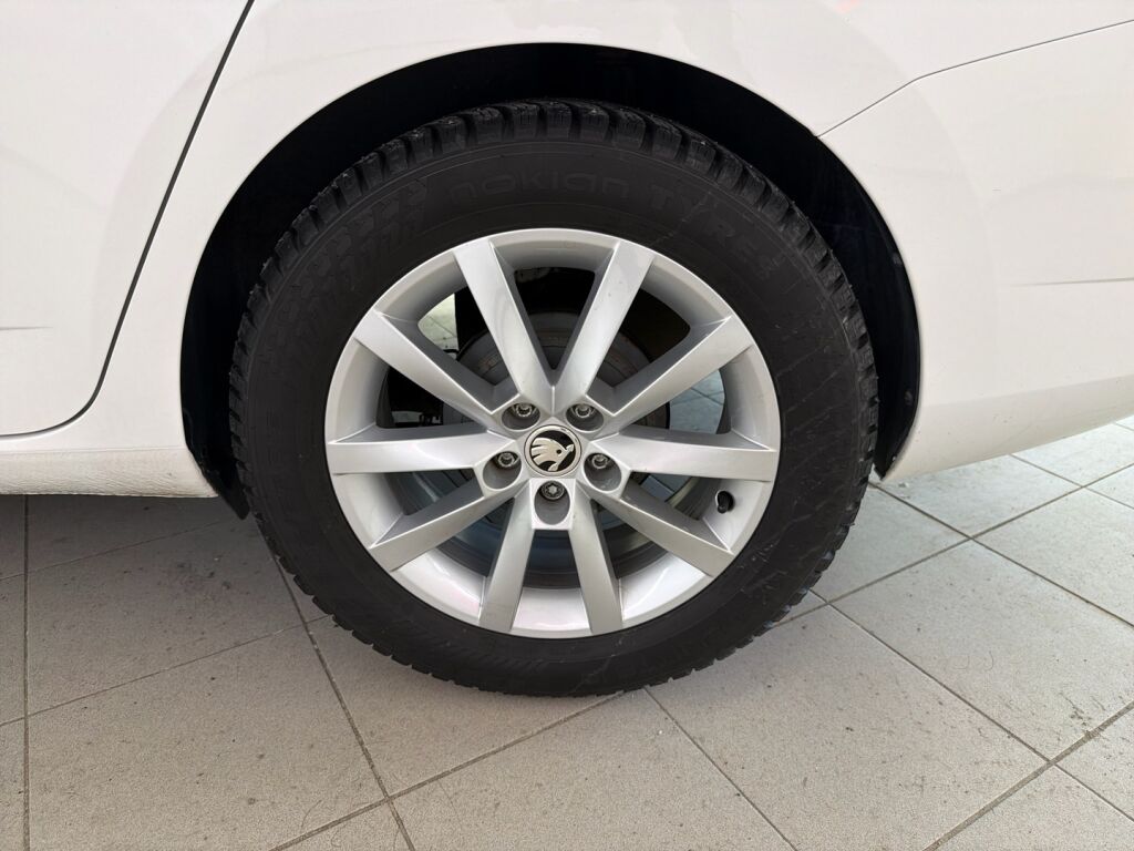 Skoda Fabia 2022 Valkoinen