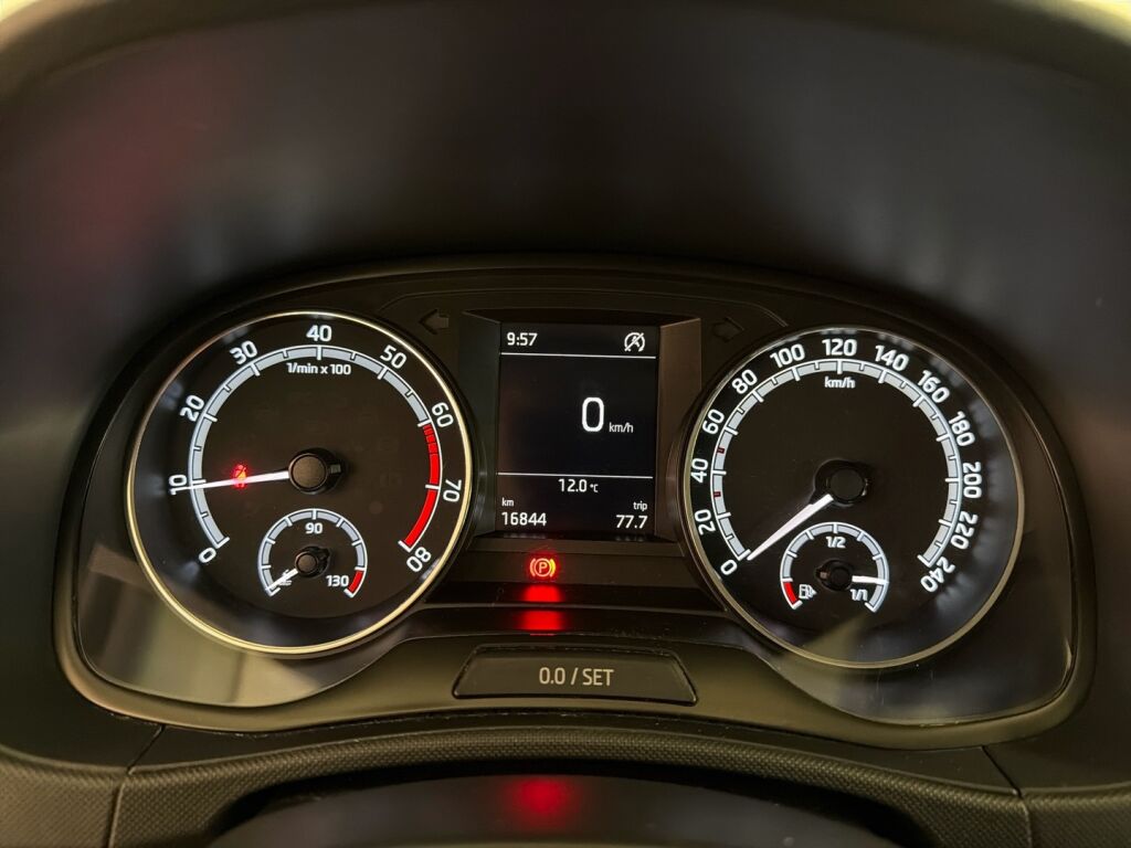 Skoda Fabia 2022 Valkoinen