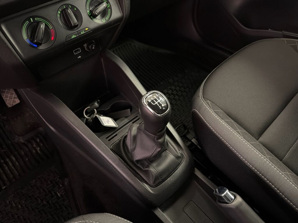 Skoda Fabia 2022 Valkoinen