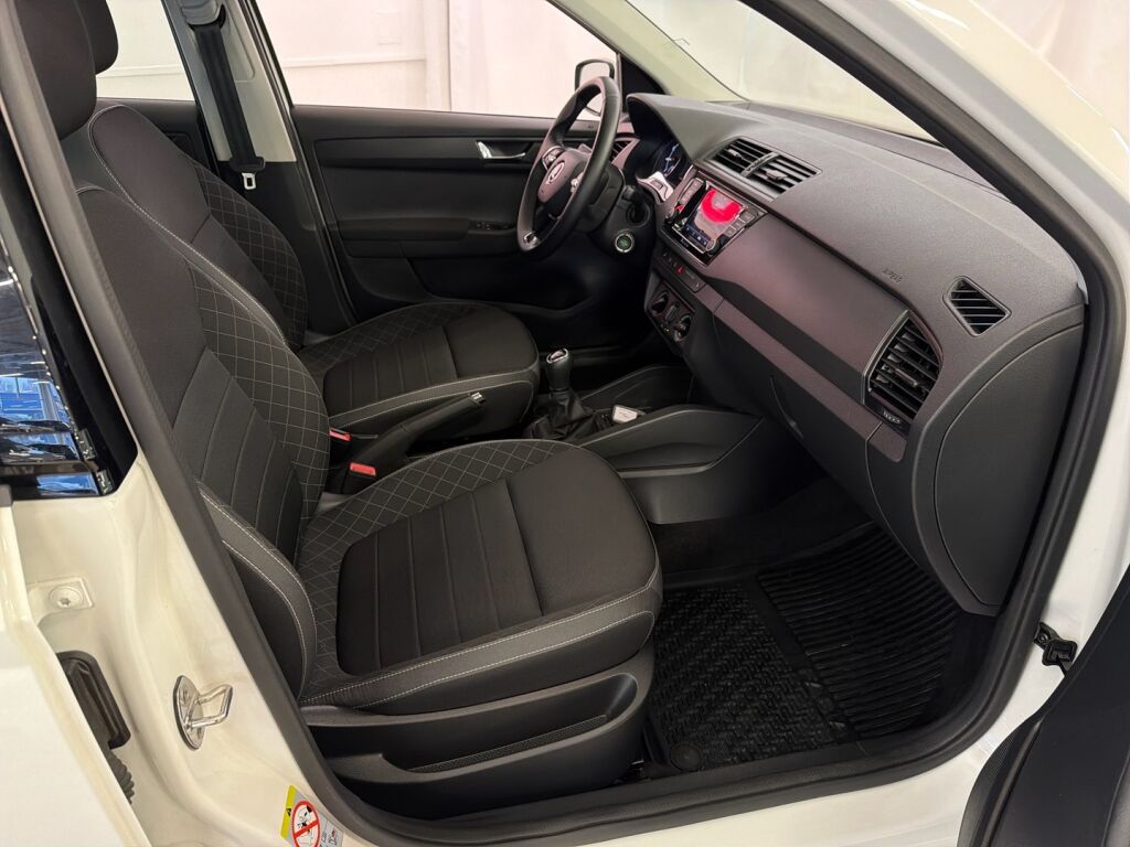 Skoda Fabia 2022 Valkoinen