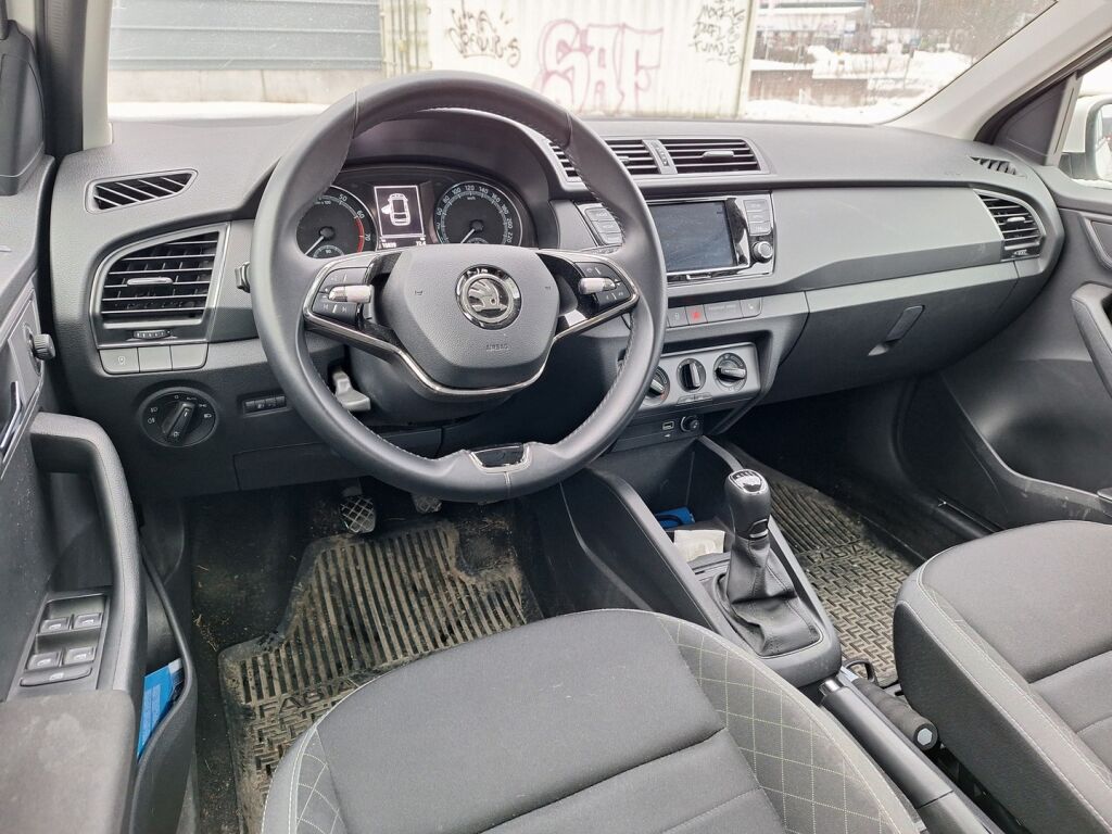 Skoda Fabia 2022 Valkoinen