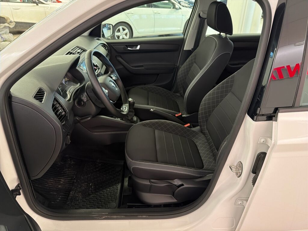 Skoda Fabia 2022 Valkoinen