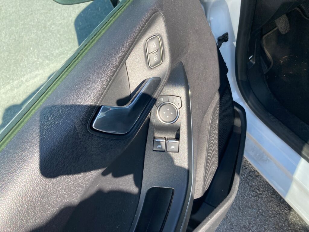 Ford Fiesta 2018 Valkoinen
